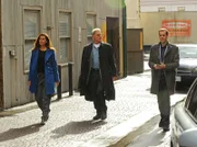 Ein neuer Fall wartet auf Ziva (Cote de Pablo, l.), Gibbs (Mark Harmon, M.) und McGee (Sean Murray, r.) ...