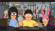 Vorne, l-r: Tina, Gene, Louise