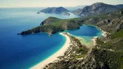 Die ikonische Ölüdeniz-Bucht am Lykischen Weg.