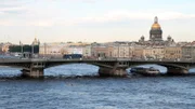 Sankt Petersburg in Russland vom Fluß Newa aus.