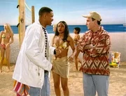 Will (Will Smith) ist empört, dass seine Cousine Ashley (Tatyana M. Ali) im Bikini für eine Cola-Werbung auftreten soll und schleppt sie vom Set weg. Regisseur Frank (Allan Wasserman,re.) versteht die ganze Aufregung nicht...
