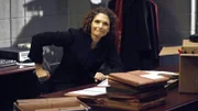 Captain Zoe Callas (Mary Elizabeth Mastrantonio) ist sich sicher: Der Mörder muss ein Angestellter des Krankenhauses sein.