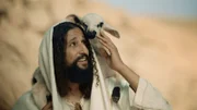Jesus (Darsteller unbekannt) mit Lamm auf der Schulter.