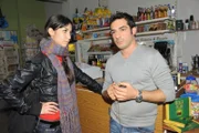 Ayla (Sila Sahin) und Tayfun (Tayfun Baydar) rätseln über die geheimnisvolle Fremde.
