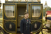 Franz (Jannik Schümann) reist nach Possenhofen und ertappt Sisi beim heimlichen Reittraining.