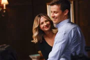 Eddie Janko (Vanessa Ray, l.); Jamie Reagan (Will Estes, r.)