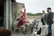 L-R: Martin Schröder (Sascha Alexander Geršak), Kira Dorn (Nora Tschirner) und Lessing (Christian Ulmen)