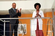 Leon Vance (Rocky Carroll, l.); Kasie Hines (Diona Reasonover, r.)