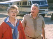Jessica (Angela Lansbury) wird von Dr. Seth Hazlitt (William Windom) eingeladen, an archäologischen Ausgrabungen teilzunehmen.