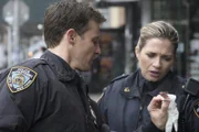 Jamie Reagan (Will Estes, l.); Eddie Janko (Vanessa Ray, r.)