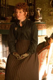 Lucy Best (Elizabeth Berrington)
