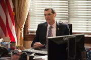 Jonah Ryan (Timothy Simons).