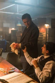Tony Accardo (l.) und Paul Ricca (r.) kümmern sich um die Geschäfte während Capones Haft.