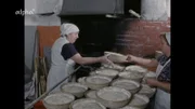 Der geheime Weißwurstäquator = der römische Grenzwall "Limes" verlief im 2. Jahrhundert n. Chr. zwischen Rhein und Donau. Im Bild: Brotbäckerinnen im ehemaligen Grenzgebiet.