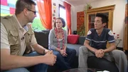 Julia ist schwer erkrankt und will mit ihrem Freund Daniel umziehen, um eine bessere medizinische Versorgung zu bekommen. Doch die Umzugskasse ist ziemlich leer ist, daher will Trödelexperte Dete helfen, einige Dinge zu verkaufen.