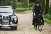 Father Brown (Mark Williams) eilt zum Tatort.