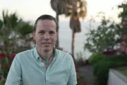Heiko (41) will den Sprung nach Madeira schaffen. Doch zu Hause in der schwäbischen Heimat hat er Verpflichtungen: seine Mutter ist auf Hilfe angewiesen.