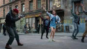 Luise (Lary Müller, r.) tanzt sich frei. Nachbar und Filmemacher Uli (Ben Felipe, l.) ist fasziniert von ihrer Energie.