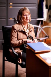 Mary Louise Wright (Meryl Streep)