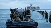 Die Bundeswehr sucht nach Geflüchteten auf der Insel.