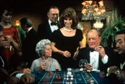 Beginn der Serie: Hart aber herzlich "Tödliche Verwandtschaft". Im Bild: Stefanie Powers (mi.).