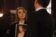 Eames (Kathryn Erbe) erfährt, dass das Opfer gar nicht Ian Mansfield, sondern in Wahrheit Matt Clark (Aaron Mathias) hieß. Er hatte sich unter falschen Namen in die IT-Firma eingeschleust, um dort als Hacker Daten zu stehlen.