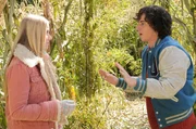 Megan Hubbell (Mädchen), Charlie McDermott (Axl Heck)