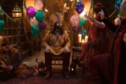 (v.l.n.r.) Guillermo de la Cruz (Harvey Guillén); Nandor (Kayvan Novak); Nadja (Natasia Demetriou); Laszlo Cravensworth (Matt Berry)