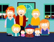 Stan (u. 3 v. l.) fühlt sich wohl bei der Mormonen-Familie. Bis sein Vater auf den Plan gerufen wird...