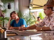 Mark Mossbacher (Steve Zahn, li.)