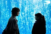 Corey Brockfield (Douglas Smith, l.), Jane Chapman (Shailene Woodley, r.)