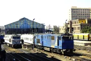 Bahnhof Alexandria - Ausfahrt des Zuges auf der ältesten Bahnstrecke Afrikas in Richtung Kairo.
