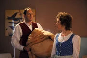 Maria sucht Sicherheit in ihrer Liebe zu Hubert. Von links: Hubert (Bernhard Ulrich) und Maria Kirchleitner (Daniela März).
