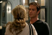 LAW & ORDER: SPECIAL VICTIMS UNIT -- "Trials" Episode 2 -- Pictured: (l-r) Julie Bowen as Gwen Sibert, Luke Perry as Noah Sibert -- NBC Photo: Will Hart