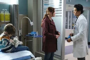 Von links: Nathan (Ashton Cressman), Linda (Brittany Drisdelle) und Dr. Alex Park (Will Yun Lee)