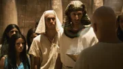 Pharao Echnaton will seinen Lieblingsgott Aton zum Mächtigsten der ägyptischen Götter machen. Also sucht er die Konfrontation mit dem bisherigen Platzhirsch Amun und seinen mächtigen Priestern.