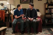 Haben Probleme mit ihren Frauen: Walden (Ashton Kutcher, r.) und Alan (Jon Cryer, l.) ...