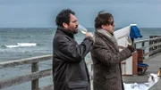 Privatdetektiv Johann Friedrich von Allmen (Heino Ferch, re.) spürt den Diamantendieb Sokolow (Daniel Wagner) an der Ostsee auf.