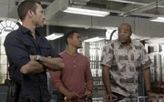 L-R: Steve McGarrett (Alex O'Loughlin), Junior Reigns (Beulah Koale), Lou Grover (Chi McBride).