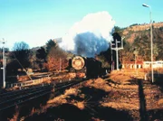 Dampflokomotive im schweren Güterzugeinsatz auf landschaftlich einmalig schönen Strecken in Südafrika.