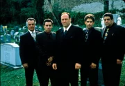 L-R Paulie 'Walnuts' Gualtieri (Tony Sirico), Silvio Dante (Steven Van) Tony Soprano (James Gandolfini), Christopher Moltisanti (Michael Imperioli), Johnny 'Sack' Sacramoni (Vincent Pastore)