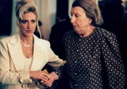 L-R: Carmela Soprano (Edie Falco), Livia Soprano (Nancy Marchand)