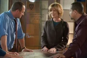 -- "Gray" Episode 1209 -- Pictured: (l-r) Christropher Meloni as Det