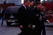 L-R: James Deakins (Jamey Sheridan), Alexandra Eames (Kathryn Erbe), Robert Goren (Vincent D'Onofrio)