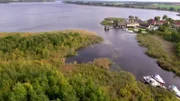 Eine Reise in die schönsten Regionen Deutschlands: von der Mecklenburgischen Seenplatte bis ins Allgäu, vom Spreewald an die Mosel. Doch welche Region ist die Schönste? - Mecklenburgische Seenplatte. © rbb, honorarfrei - Verwendung gemäß der AGB im engen inhaltlichen, redaktionellen Zusammenhang mit genannter rbb-Sendung bei Nennung "Bild: rbb" (S2+). rbb Presse & Information, Masurenallee 8-14, 14057 Berlin, Tel: 030/97 99 3-12118, pressefoto@rbb-online.de