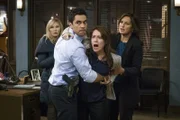 L-R: Rollins (Kelli Giddish), Amaro (Danny Pino), Marcy (Eva Kaminsky) und Benson (Mariska Hargitay)