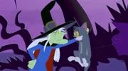 Tom (r.)