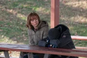 Lori Ross (Julianne Nicholson)