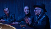 Sönke (Marc Hosemann, l.), Regina (Jeanette Hain, M.) und Theo (Bernd Moss, r.) lassen Dampf ab. Die Pläne des neuen Intendanten sind ein Albtraum.