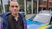 Notfallseelsorger Albi Roebke kurz vor seinem Einsatz bei der Polizei.